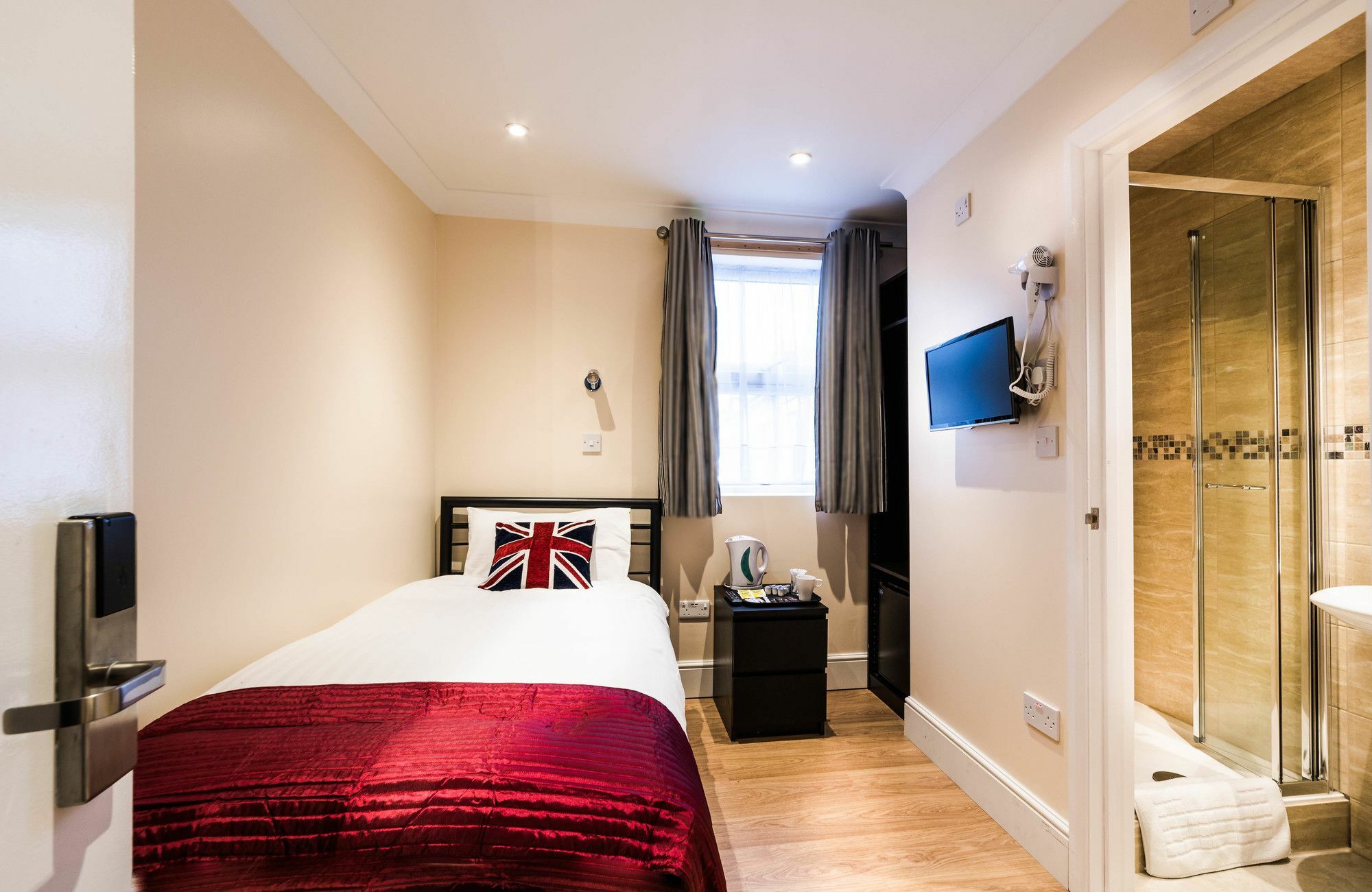 Hellenic Hotel By Saba London Eksteriør bilde